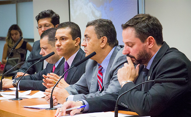 Marcos-Pereira-Doenc--as-Raras-2