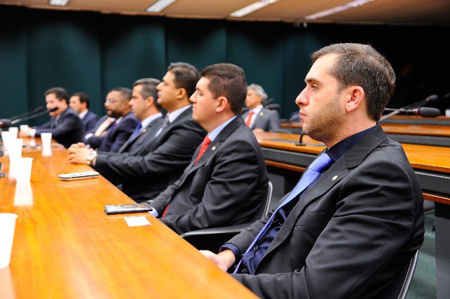 jony-marcos-ronaldo-martins-roberto-sales-prb-juventude-ganha-folego-na-camara-dos-deputados-foto-douglas-gomes-03-02-15-01