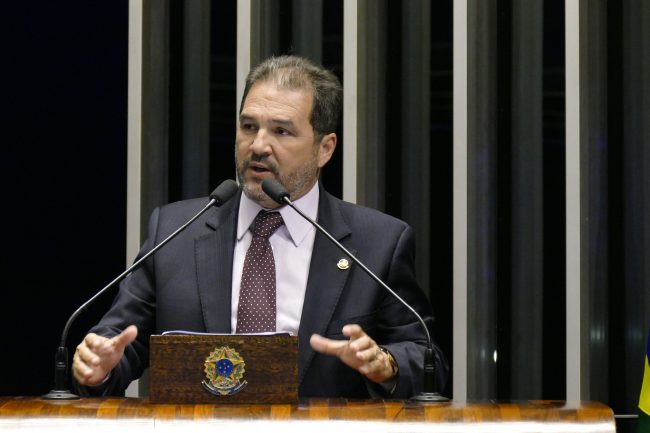 Plenário do Senado Federal durante sessão deliberativa ordinária. 

Em discurso, senado Eduardo Lopes (PRB-RJ).

Foto: Roque de Sá/Agência Senado