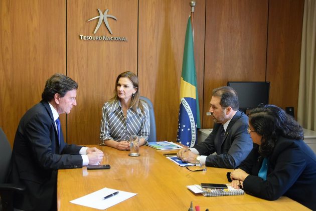 eduardo-lopes-prb-marcelo-crivella-prb-renegociam-dividas-do-rj-foto-junior-laurindo-11-05-17 (1)