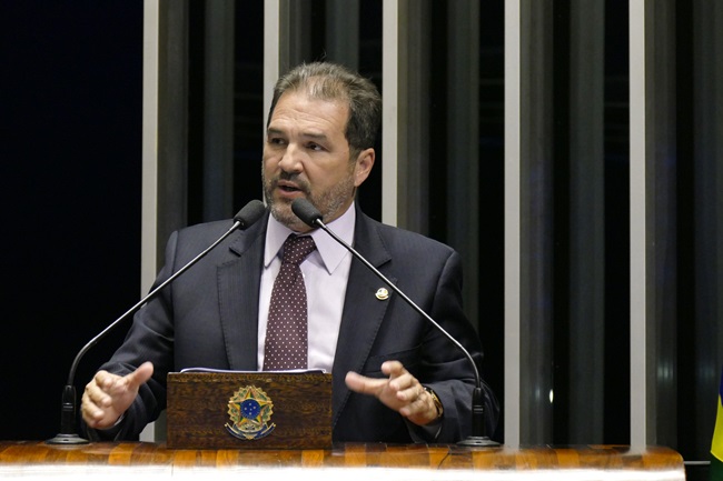 Plenário do Senado Federal durante sessão deliberativa ordinária. 

Em discurso, senado Eduardo Lopes (PRB-RJ).

Foto: Roque de Sá/Agência Senado