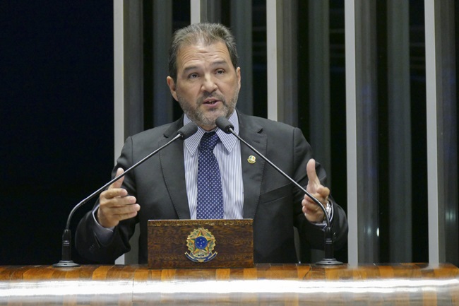Plenário do Senado Federal durante sessão deliberativa ordinária. 

Em discurso, senador Eduardo Lopes (PRB-RJ).

Foto: Roque de Sá/Agência Senado