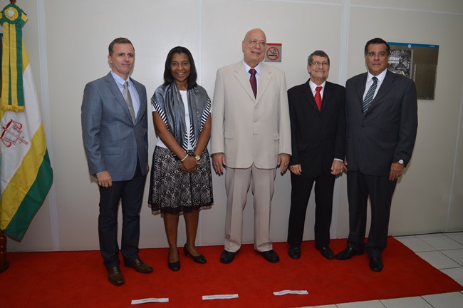 Deputada Rosangela Gomes recebe homenagem do Tribunal Regional do TrabalhoDSC_0754