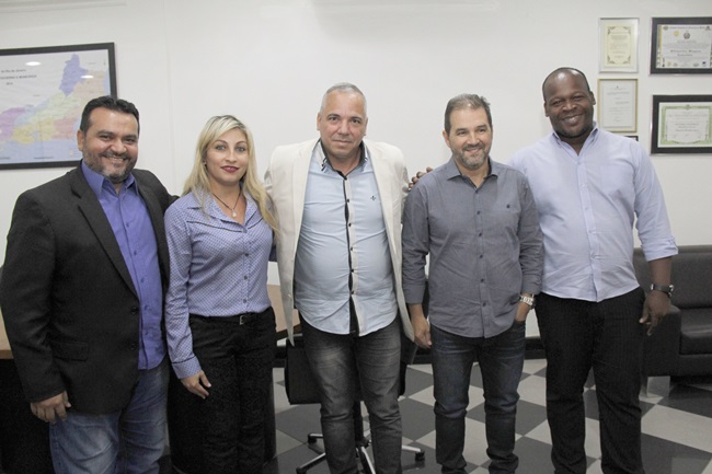 Senador Eduardo Lopes recebe pedido de ajuda para o município de Maricá