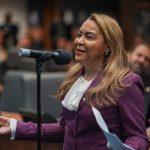 Alerj aprova Projeto de Tia Ju que proíbe armas de gel no Rio